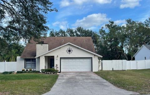 A home in SEFFNER