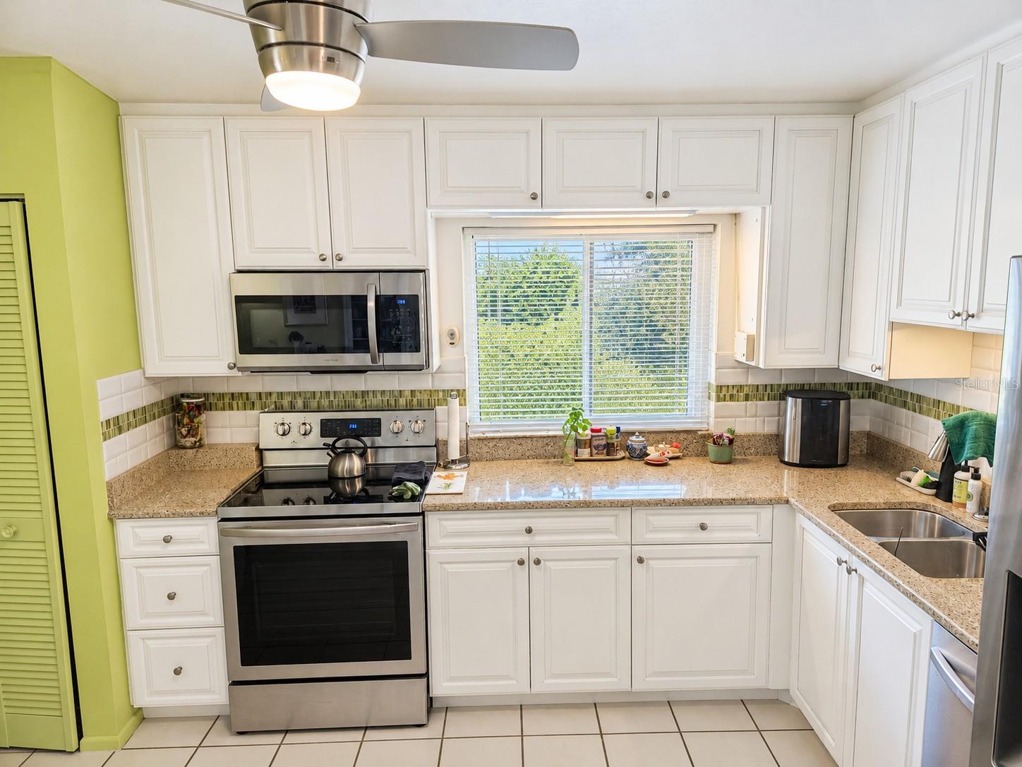 3706 SUN EAGLE LN 17B, BRADENTON, FL, 34210 2 3706 SUN EAGLE LN 17B