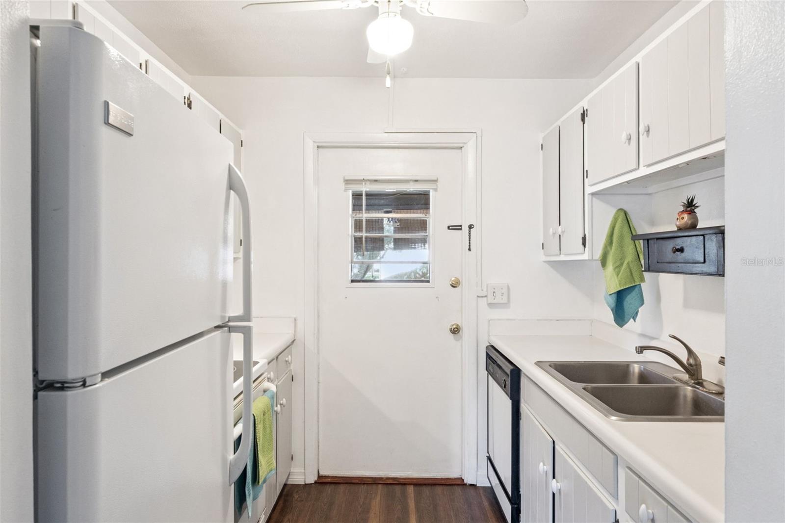 CAMELOT BY LAKE CONDO - Residential