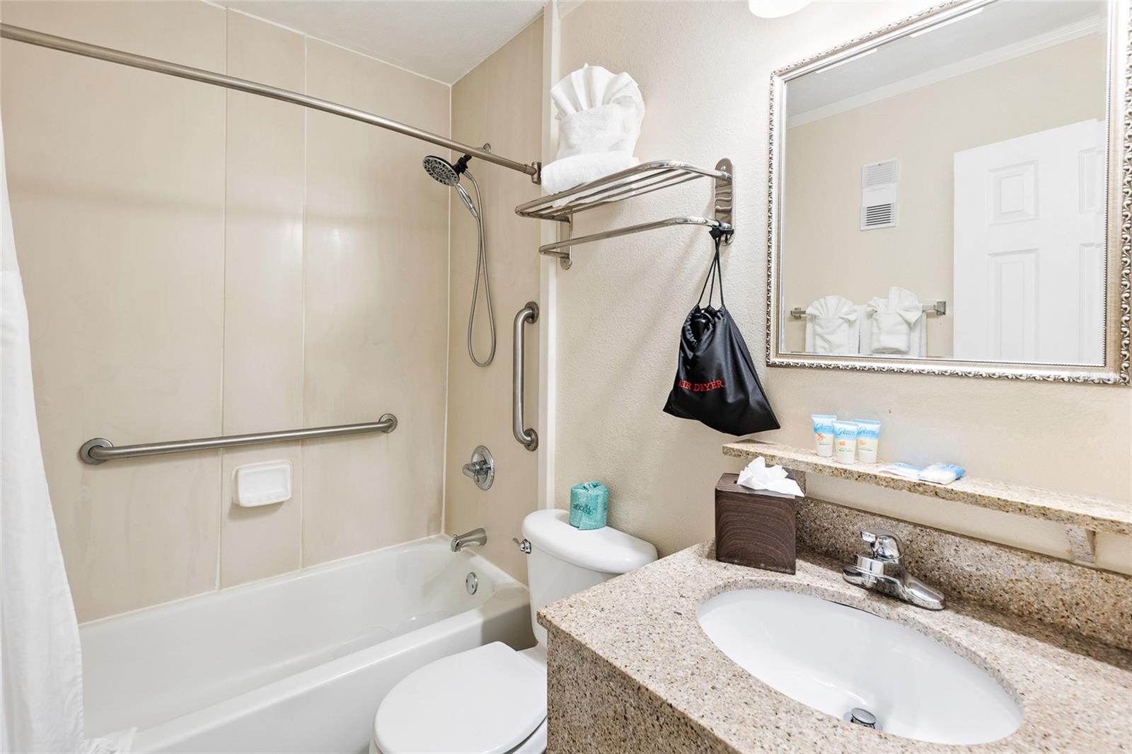 SAILPORT RESORT CONDO ON - Residential