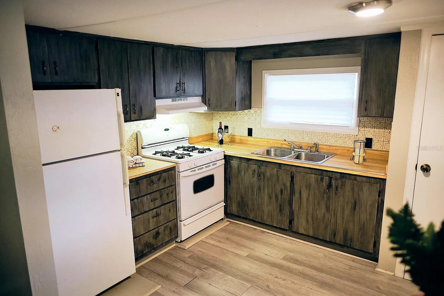 LEISURE LAKE VILLAGE CONDO - Residential