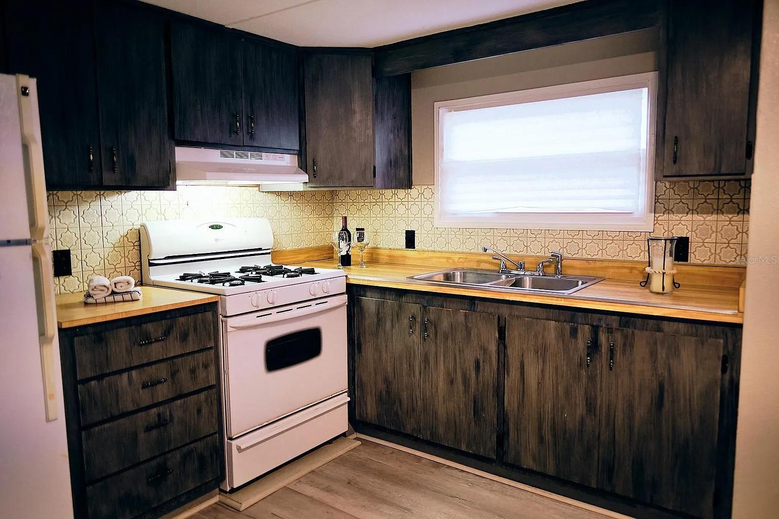 LEISURE LAKE VILLAGE CONDO - Residential