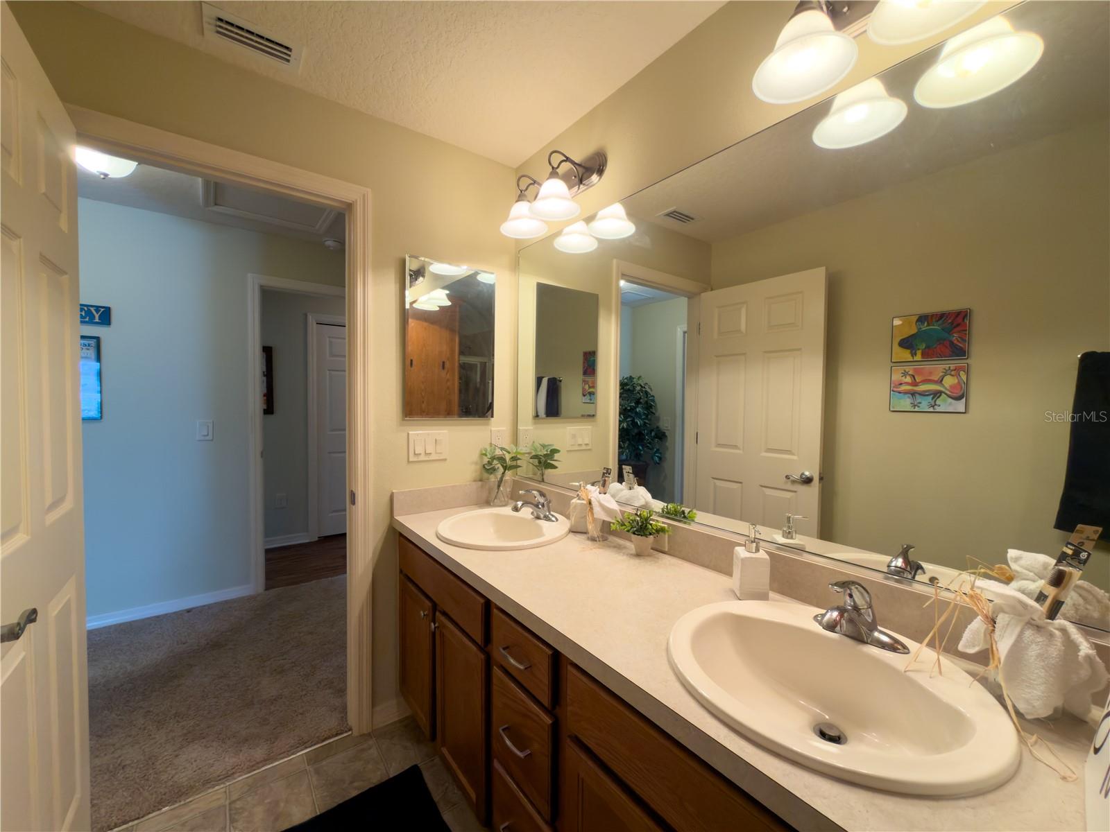 VILLAGES OF HILLSBOROUGH - VENTURA VILLAS - Residential