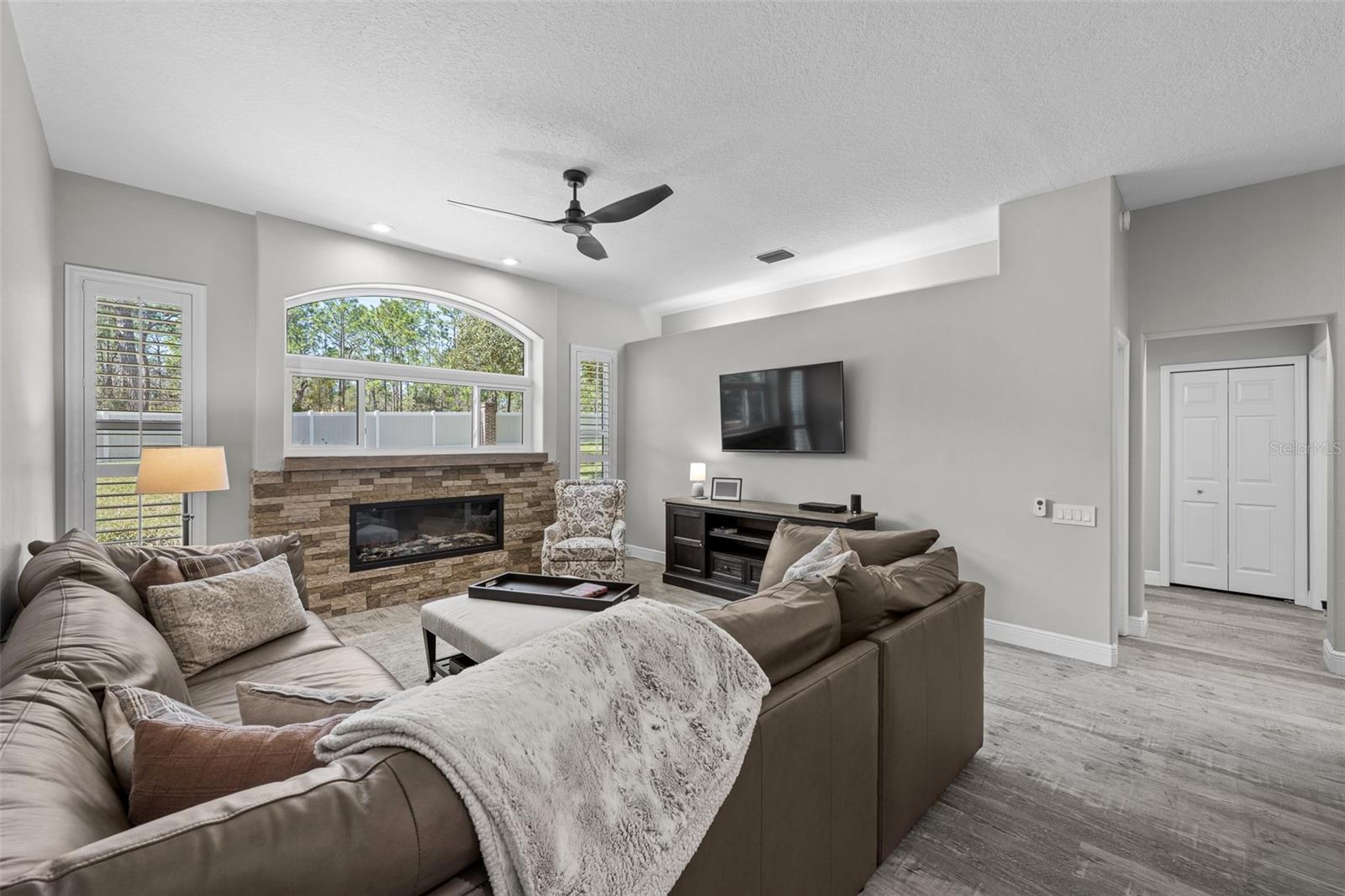 SILVERTHORN PH 1 - Residential