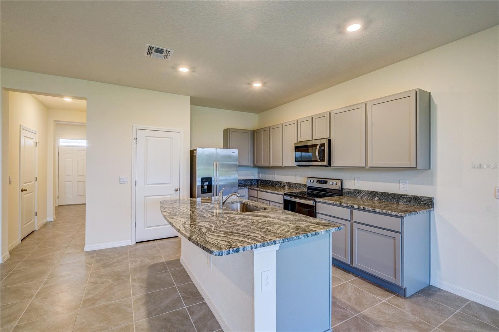 STAR FARMS AT LAKEWOOD RANCH - Residential Lease