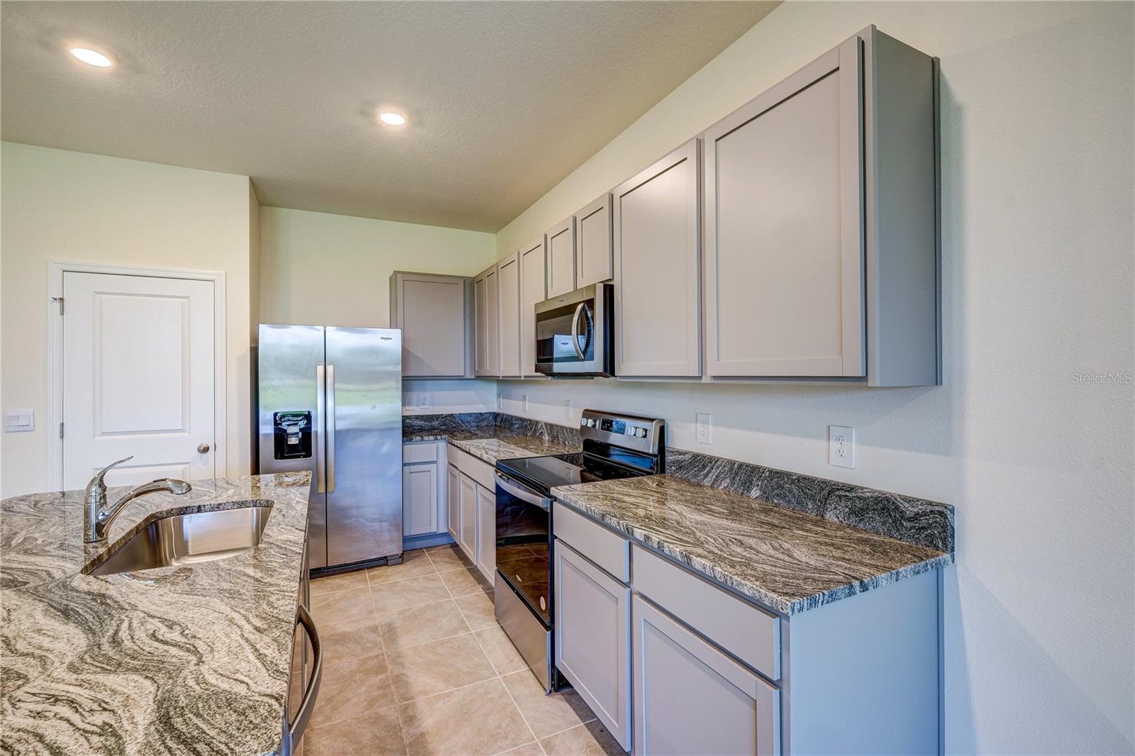 STAR FARMS AT LAKEWOOD RANCH - Residential Lease