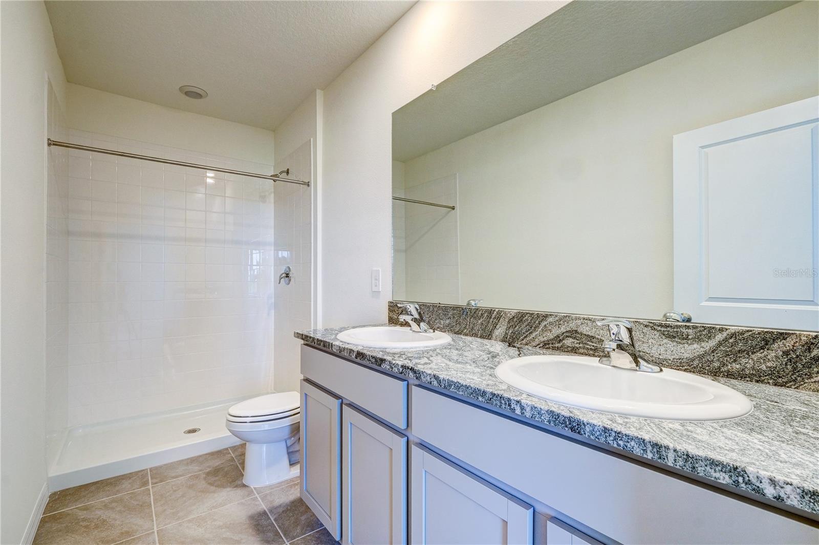 STAR FARMS AT LAKEWOOD RANCH - Residential Lease