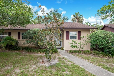Photo of 13 Villa Villar Court #130, Deland, FL 32724 (MLS # V4944067)