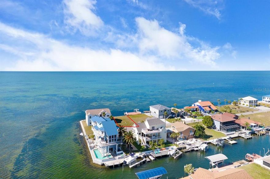 Dreaming of Gulf front property, building your dream home, watching sunrises & sunsets?? Then look no further!! This is your opportunity to live in paradise. This lot is cleared and ready to build on. Save months off of your build time with available house plans and much more.  If Living the Salt life is your jam then check out this view!!  What can you do in Hudson? I’ll name a few: scalloping, fishing, boating, paddleboarding, kayaking, jet skiing, swimming, sunbathing, dolphin watching and most importantly, smelling the fresh salt air!!!!