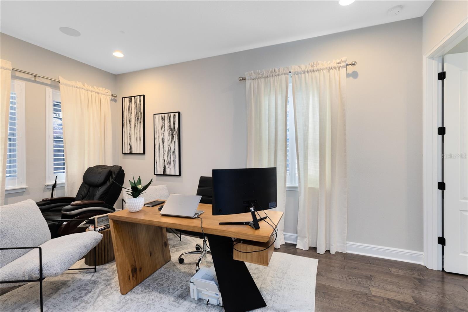 LAUREATE PARK - Residential
