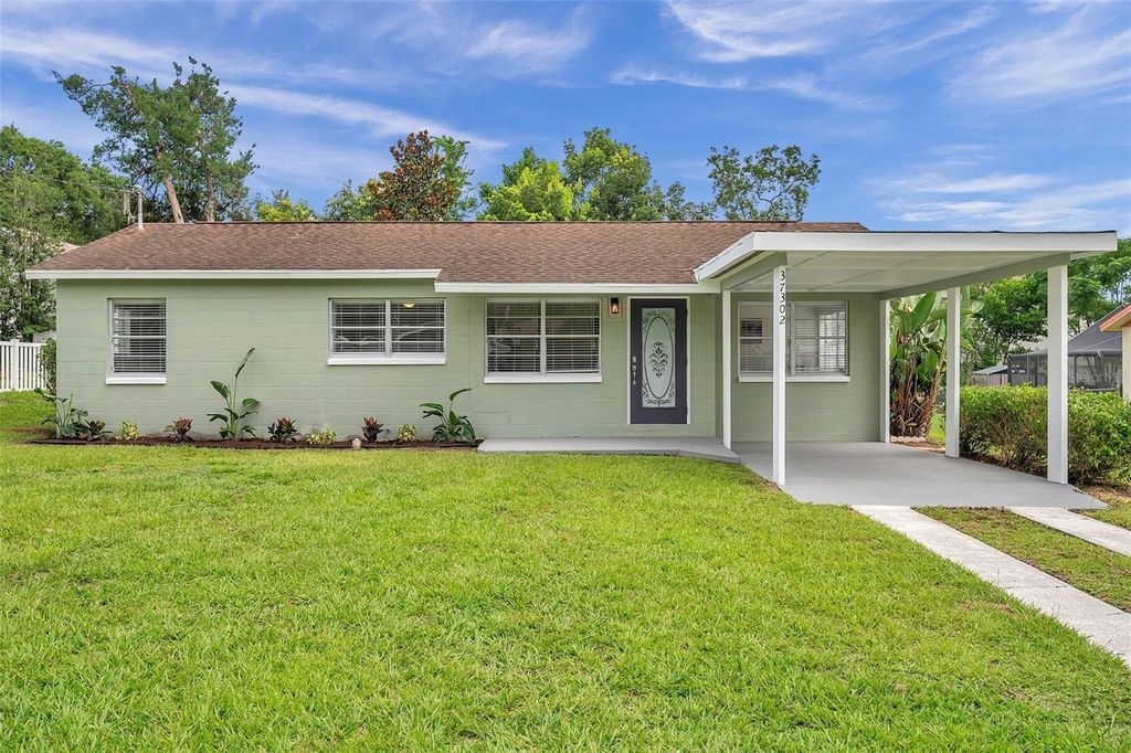 Photo of 37302 Southview Avenue, Dade City, FL 33525 (MLS # TB8393965)