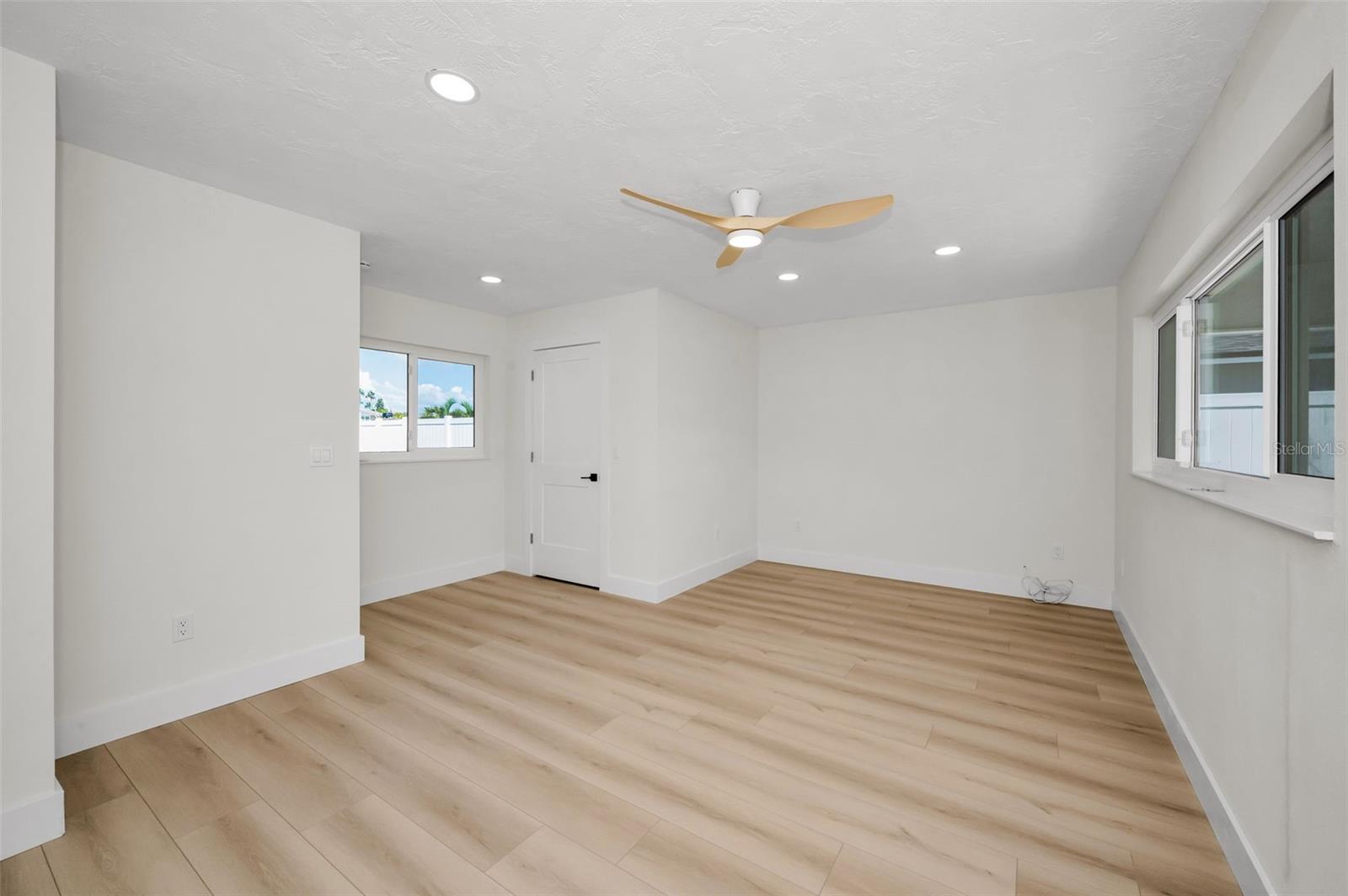 CAPRI ISLE - Residential Lease