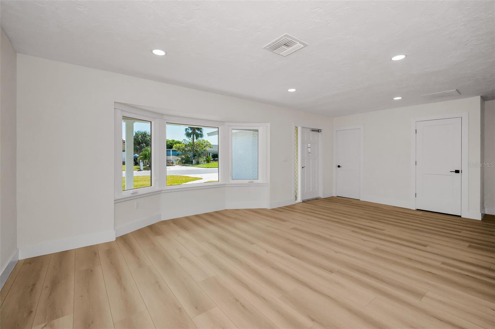 CAPRI ISLE - Residential Lease