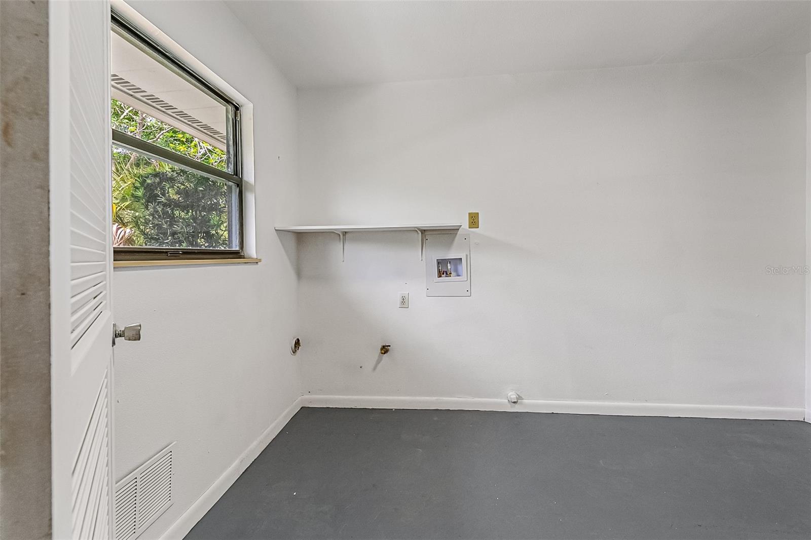 SPRING LAKE HILLS SEC 3 - Residential