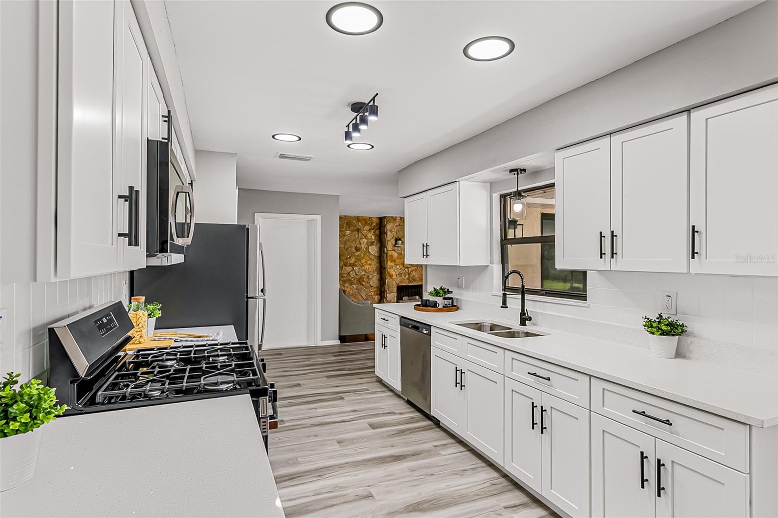 SPRING LAKE HILLS SEC 3 - Residential