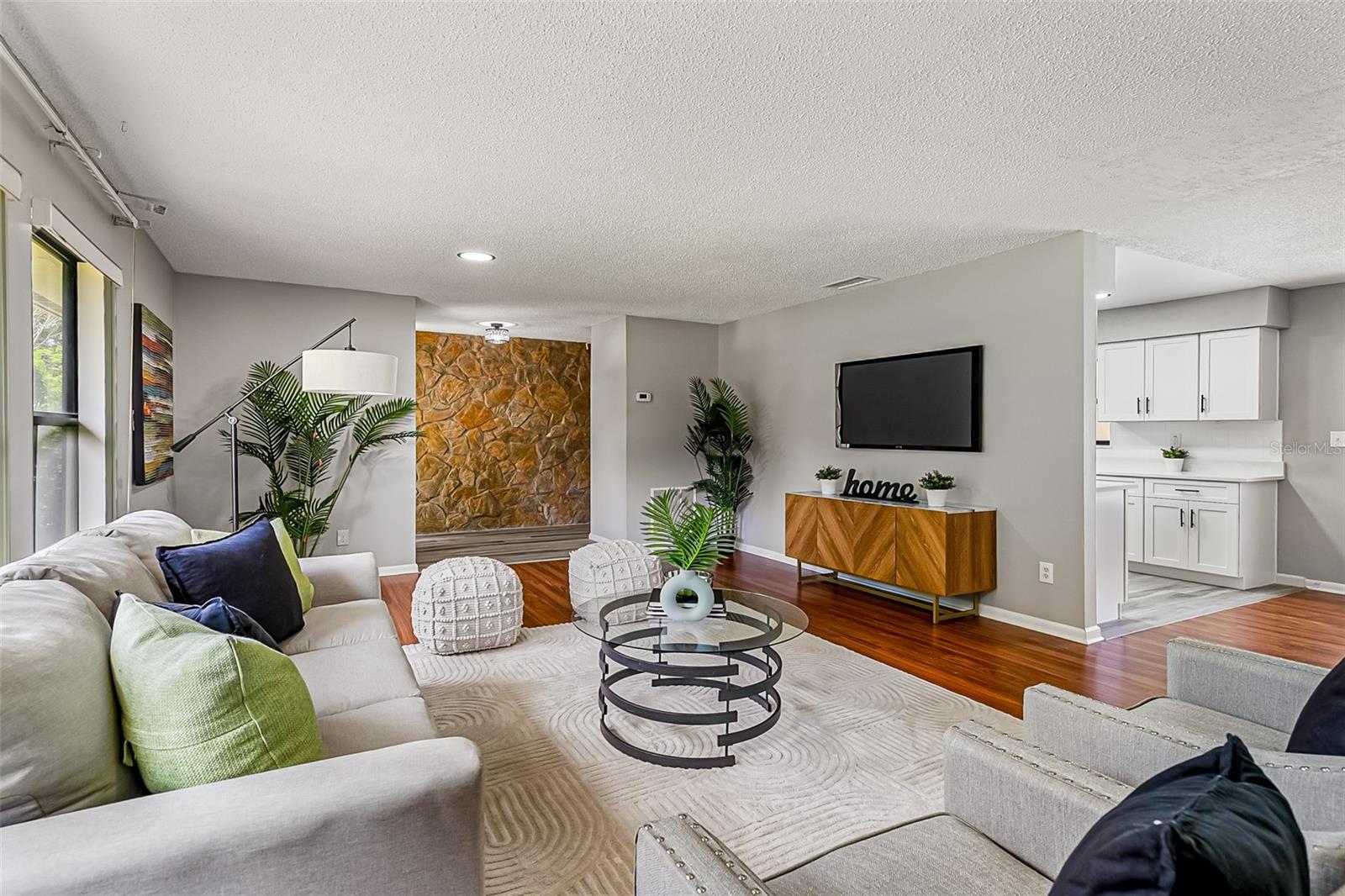 SPRING LAKE HILLS SEC 3 - Residential