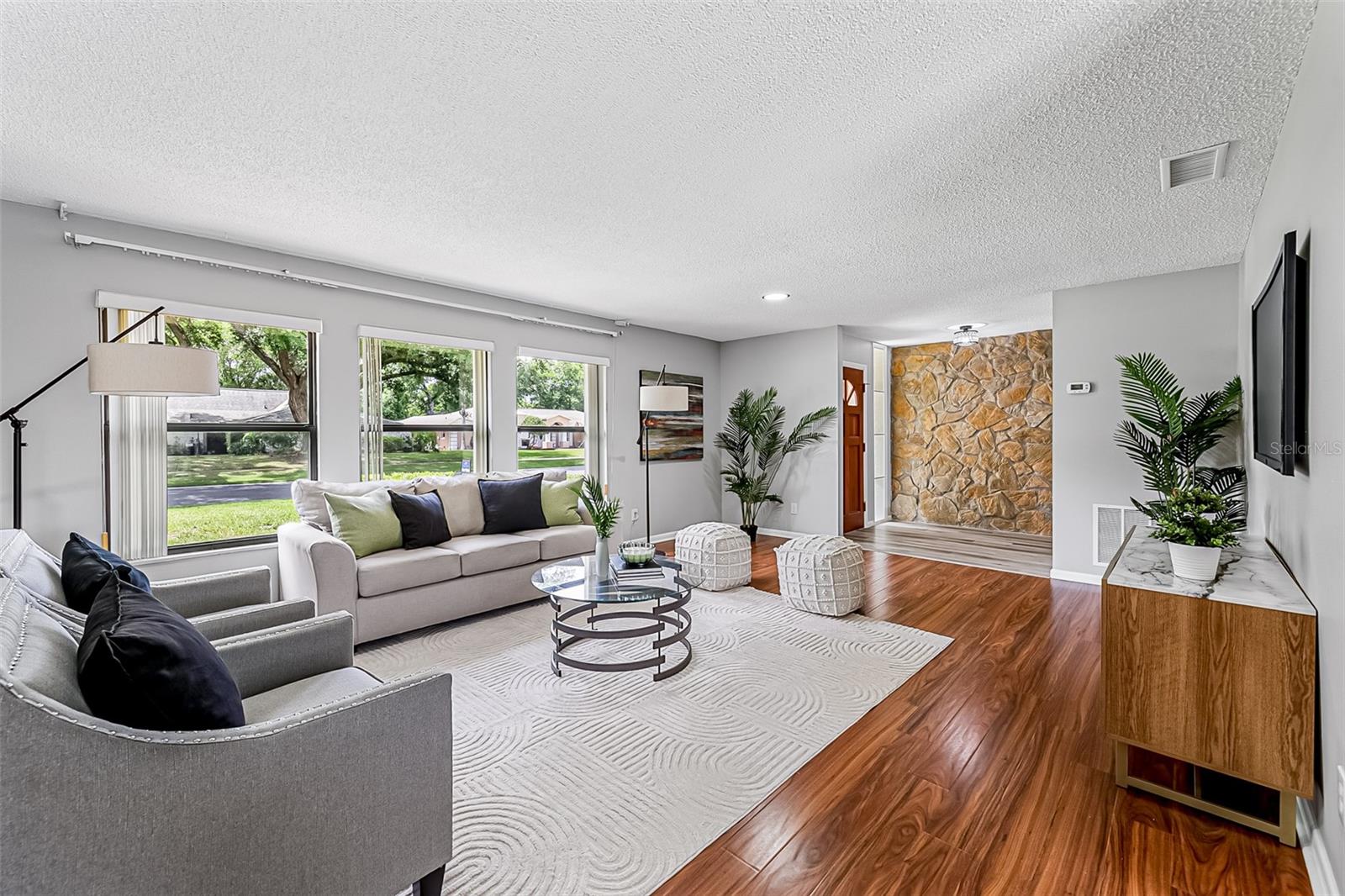 SPRING LAKE HILLS SEC 3 - Residential