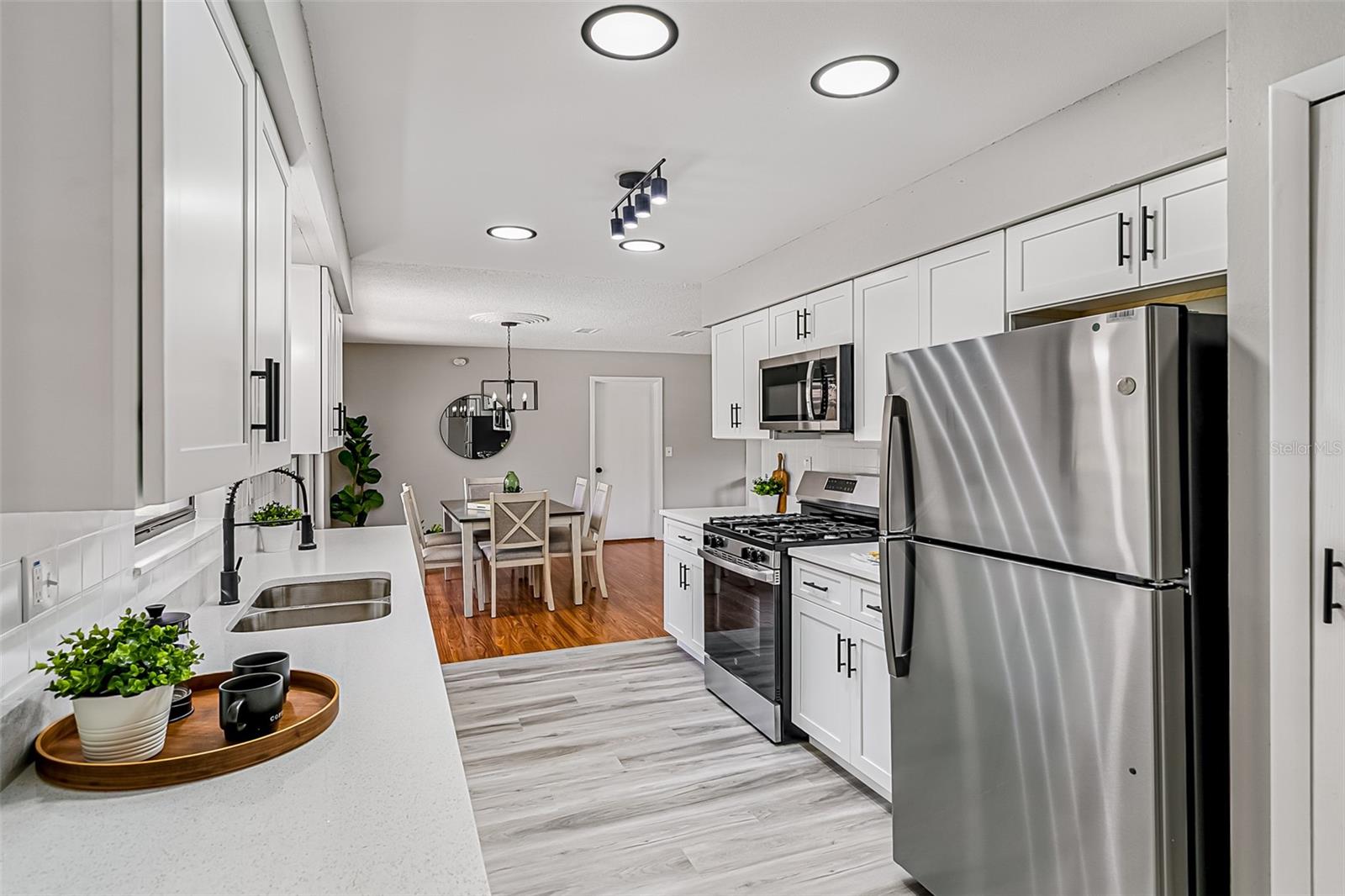 SPRING LAKE HILLS SEC 3 - Residential