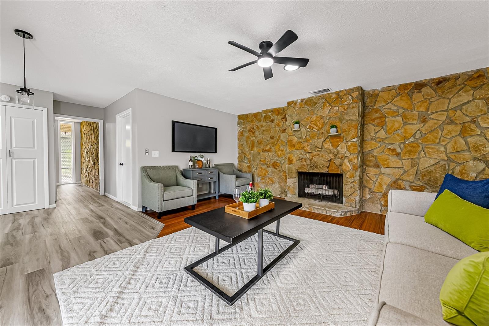 SPRING LAKE HILLS SEC 3 - Residential