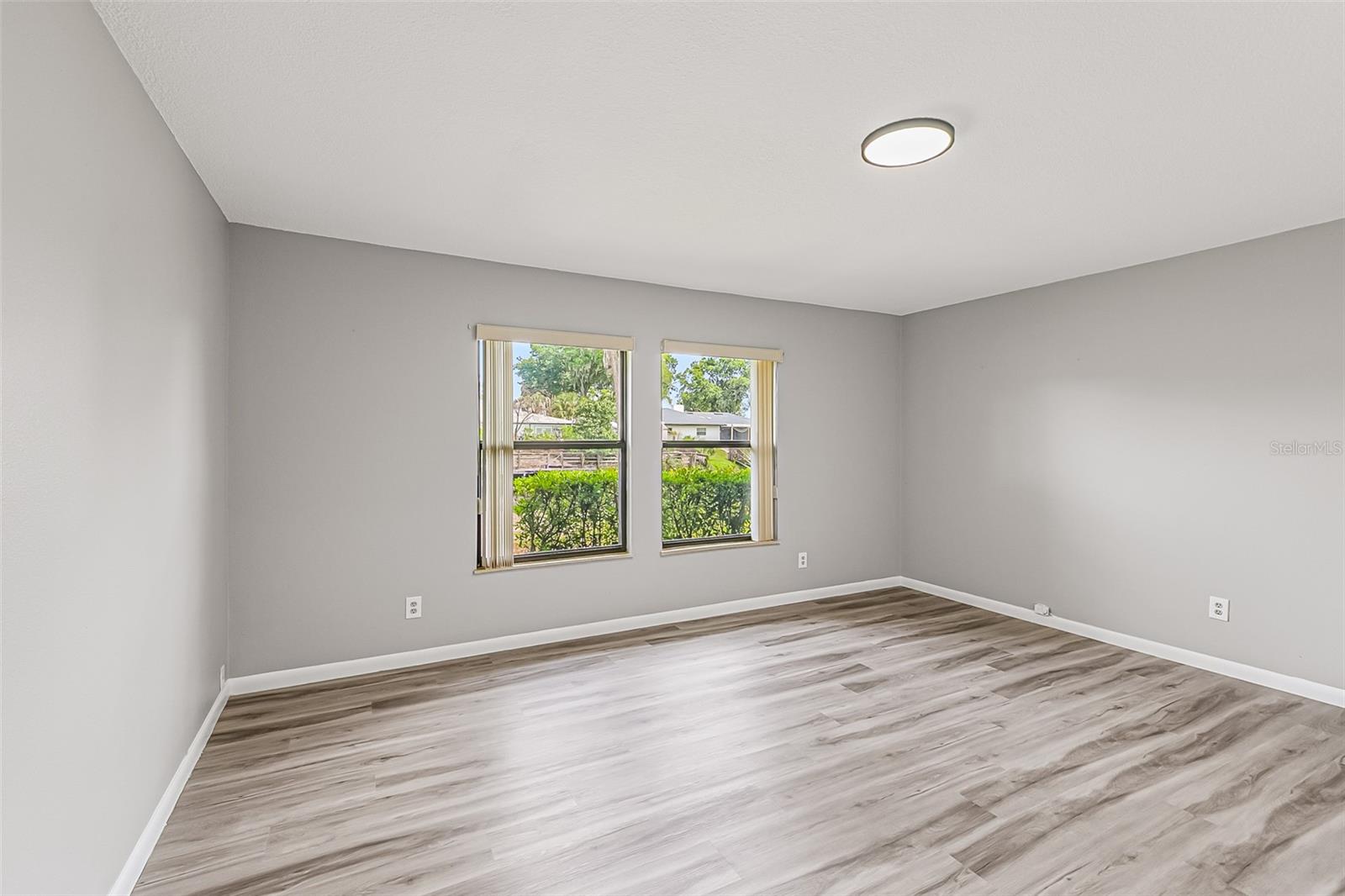 SPRING LAKE HILLS SEC 3 - Residential