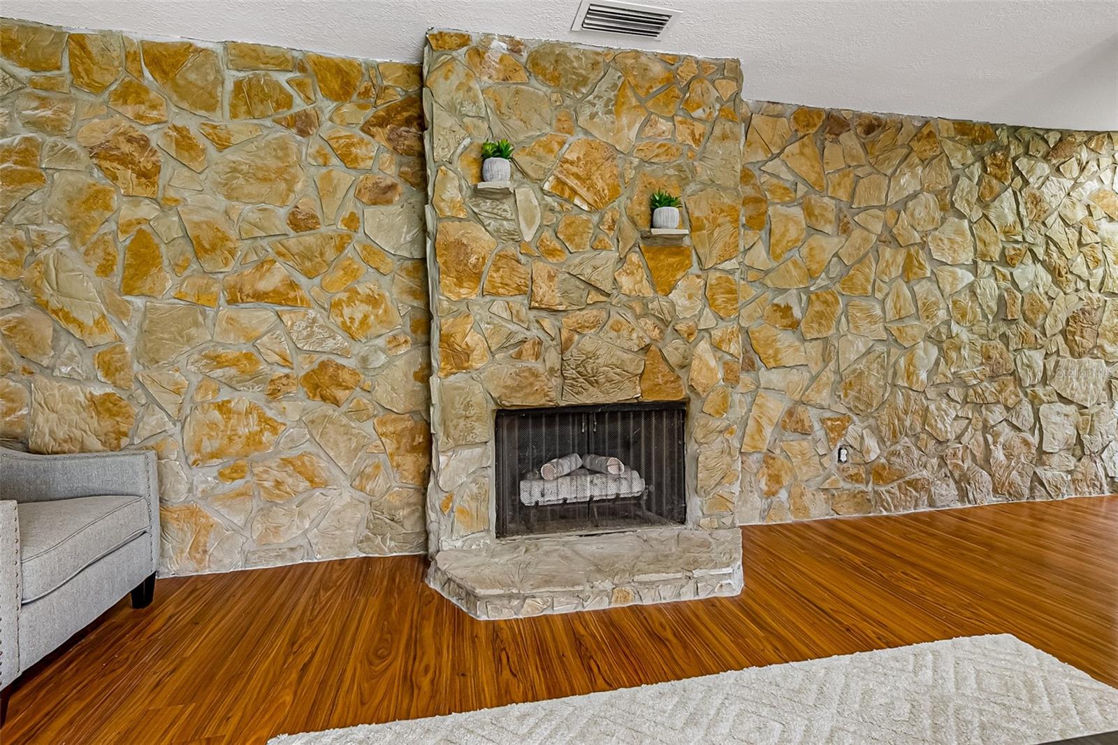 SPRING LAKE HILLS SEC 3 - Residential