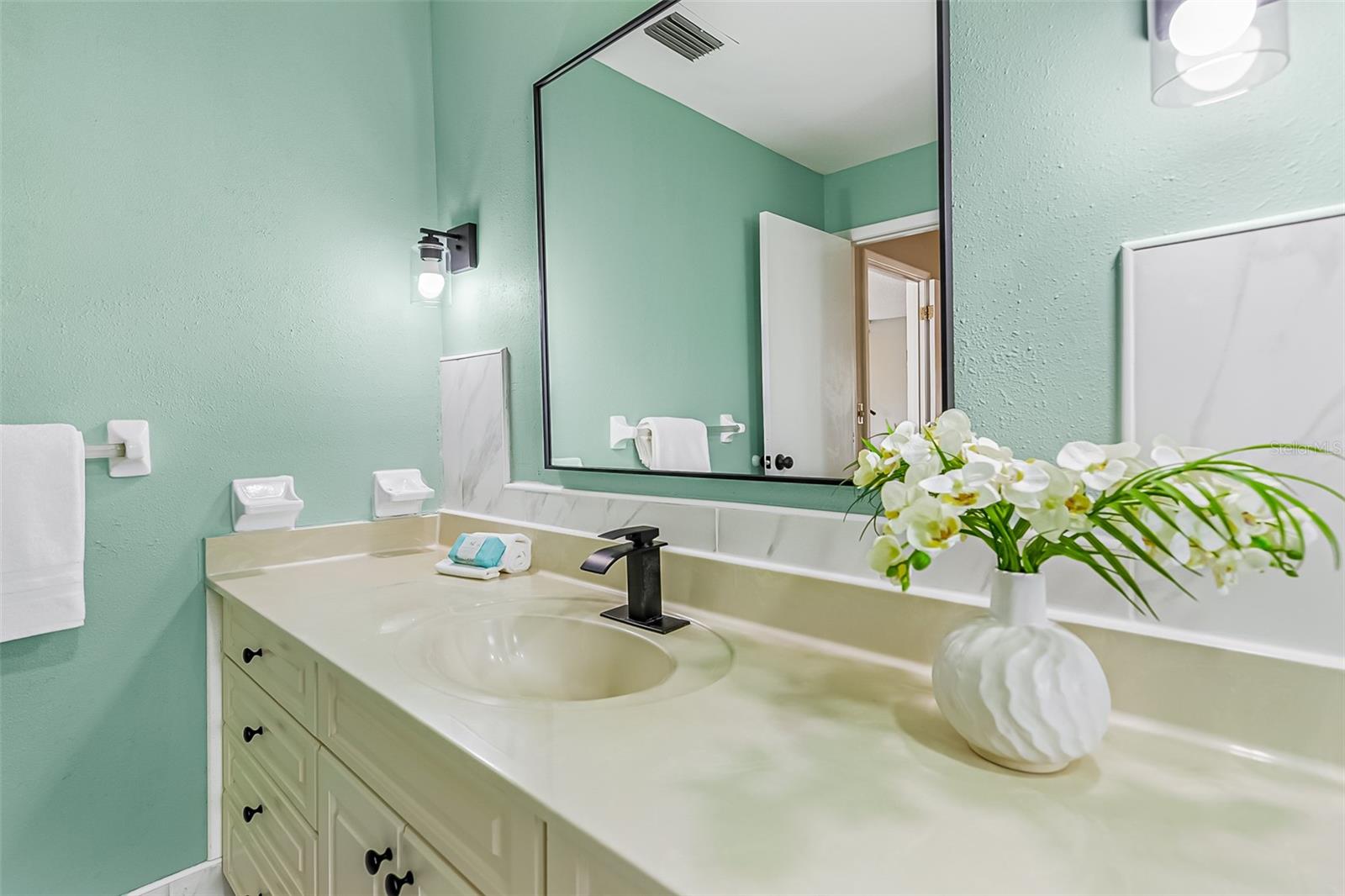 SPRING LAKE HILLS SEC 3 - Residential