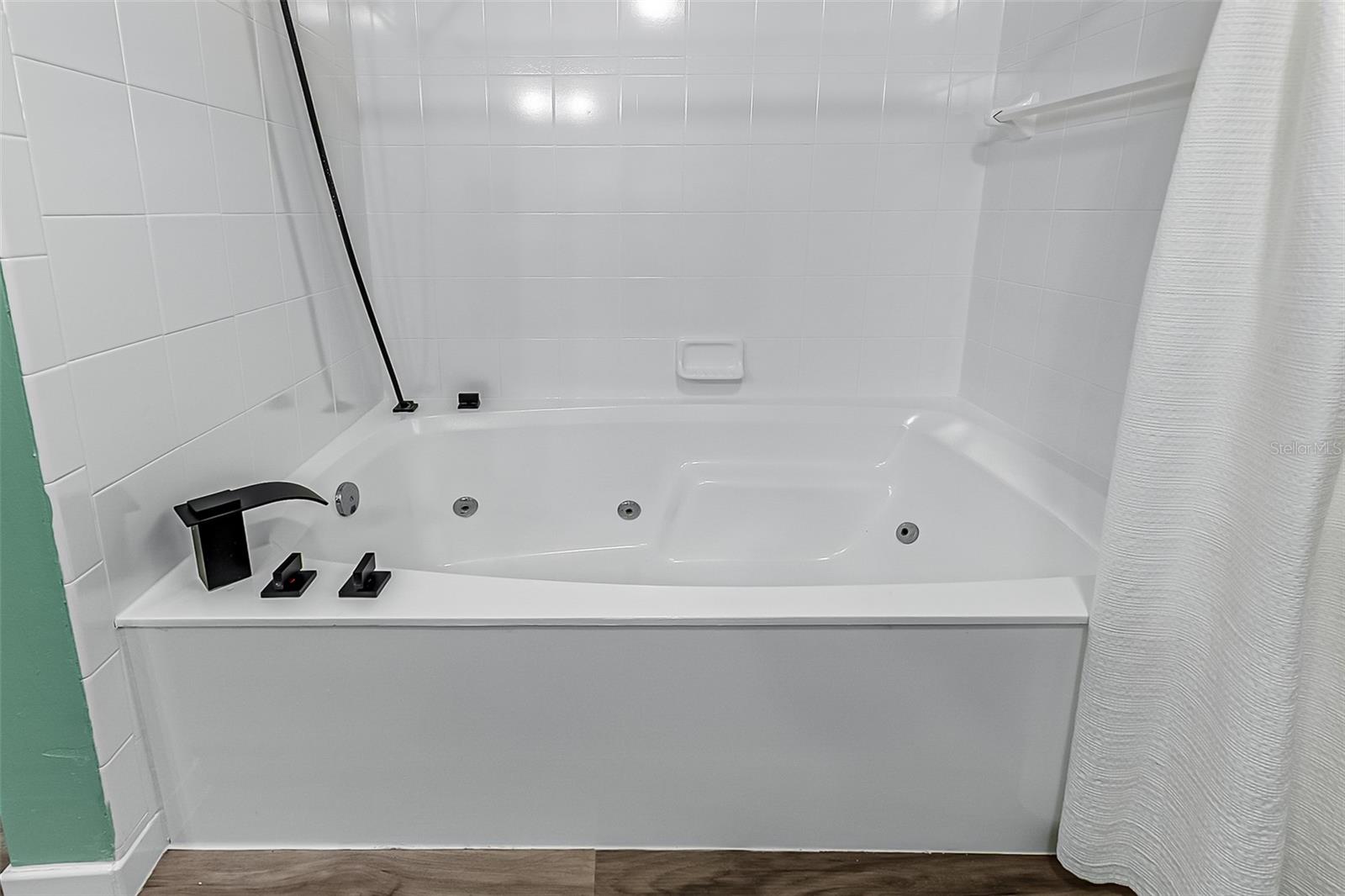 SPRING LAKE HILLS SEC 3 - Residential