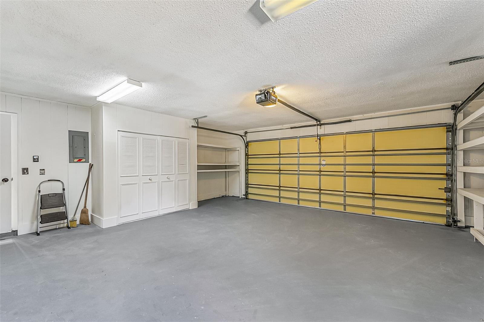 SPRING LAKE HILLS SEC 3 - Residential