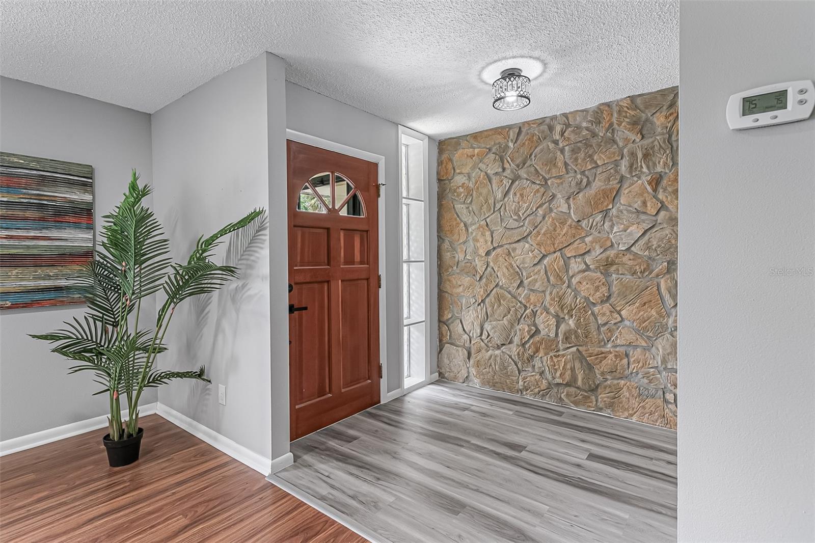 SPRING LAKE HILLS SEC 3 - Residential