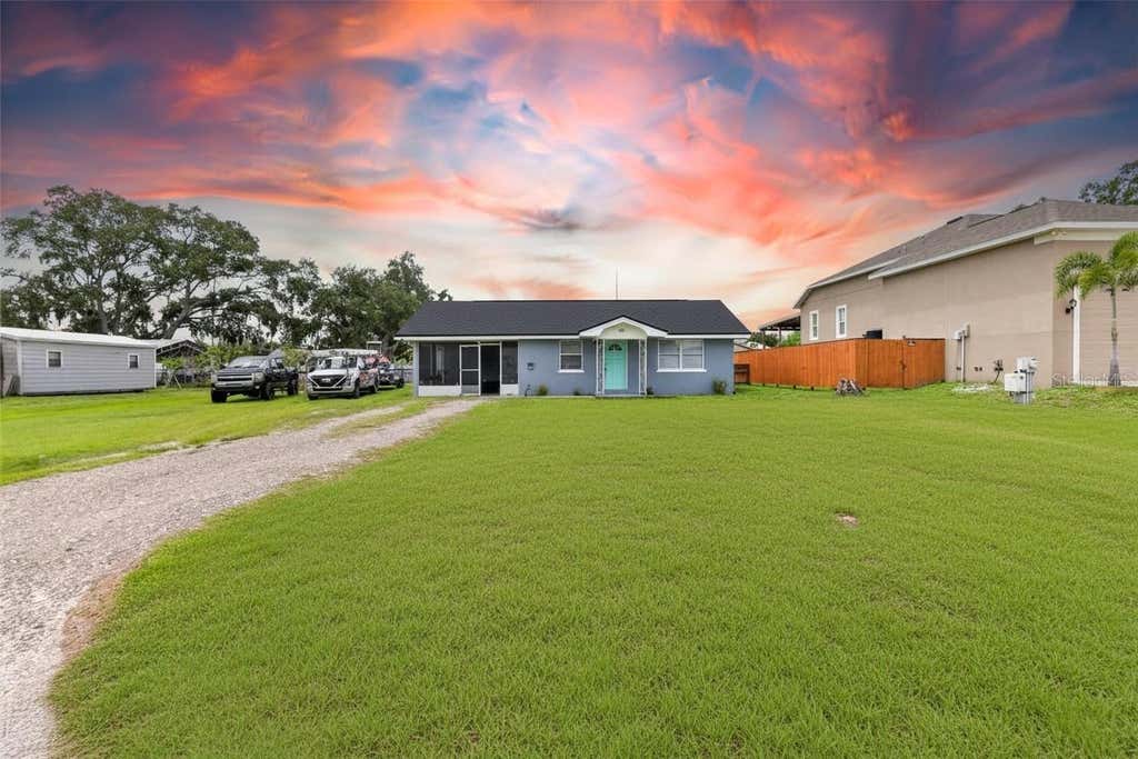 Photo of 304 4th Avenue NW, Ruskin, FL 33570 (MLS # TB8513357)
