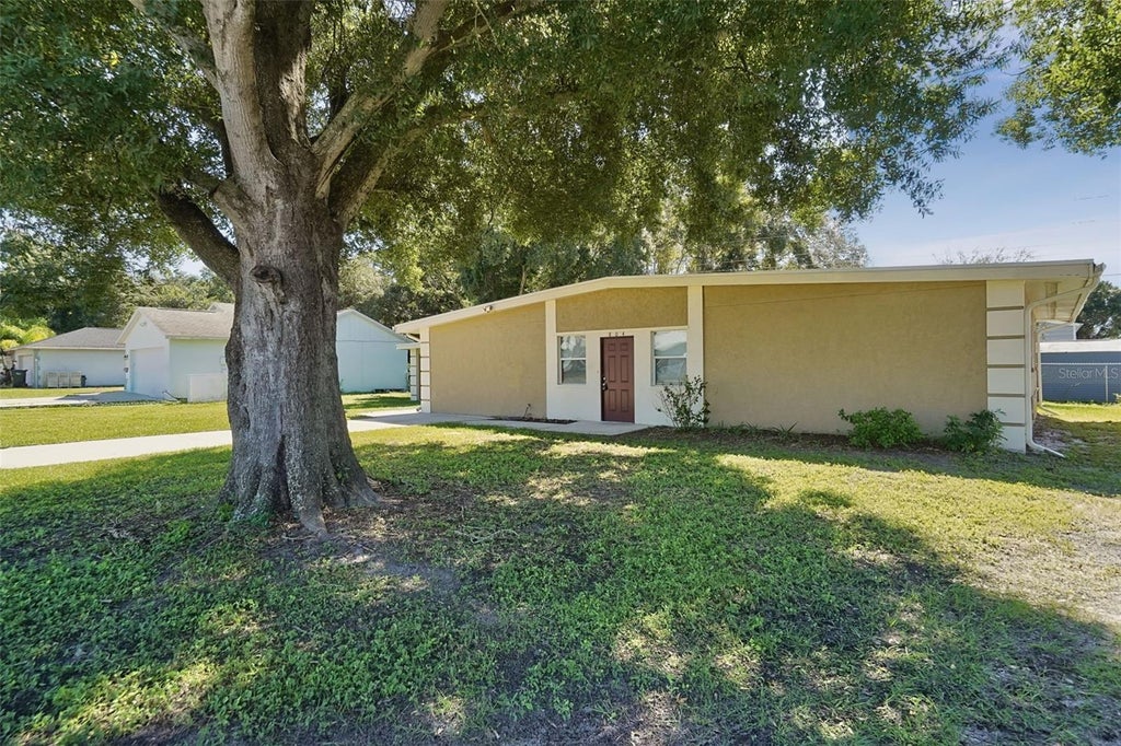 Photo of 804 68th Avenue W, Bradenton, FL 34207 (MLS # O6450878)