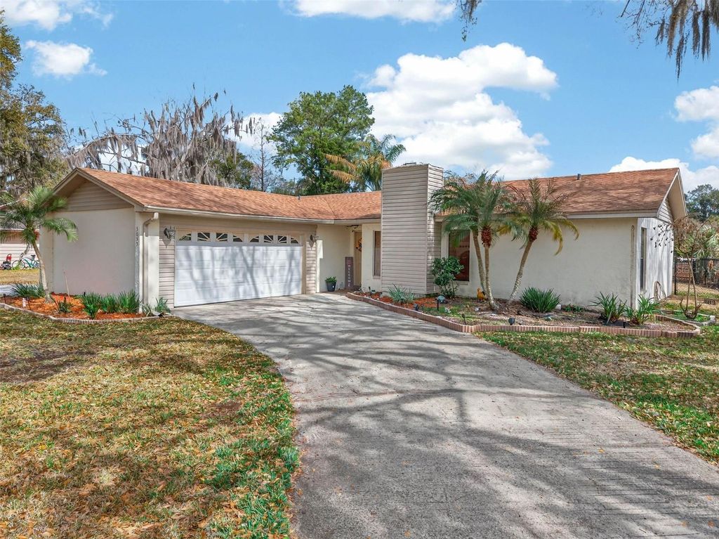 Photo of 3055 Cross Fox Drive, Mulberry, FL 33860 (MLS # S5144621)