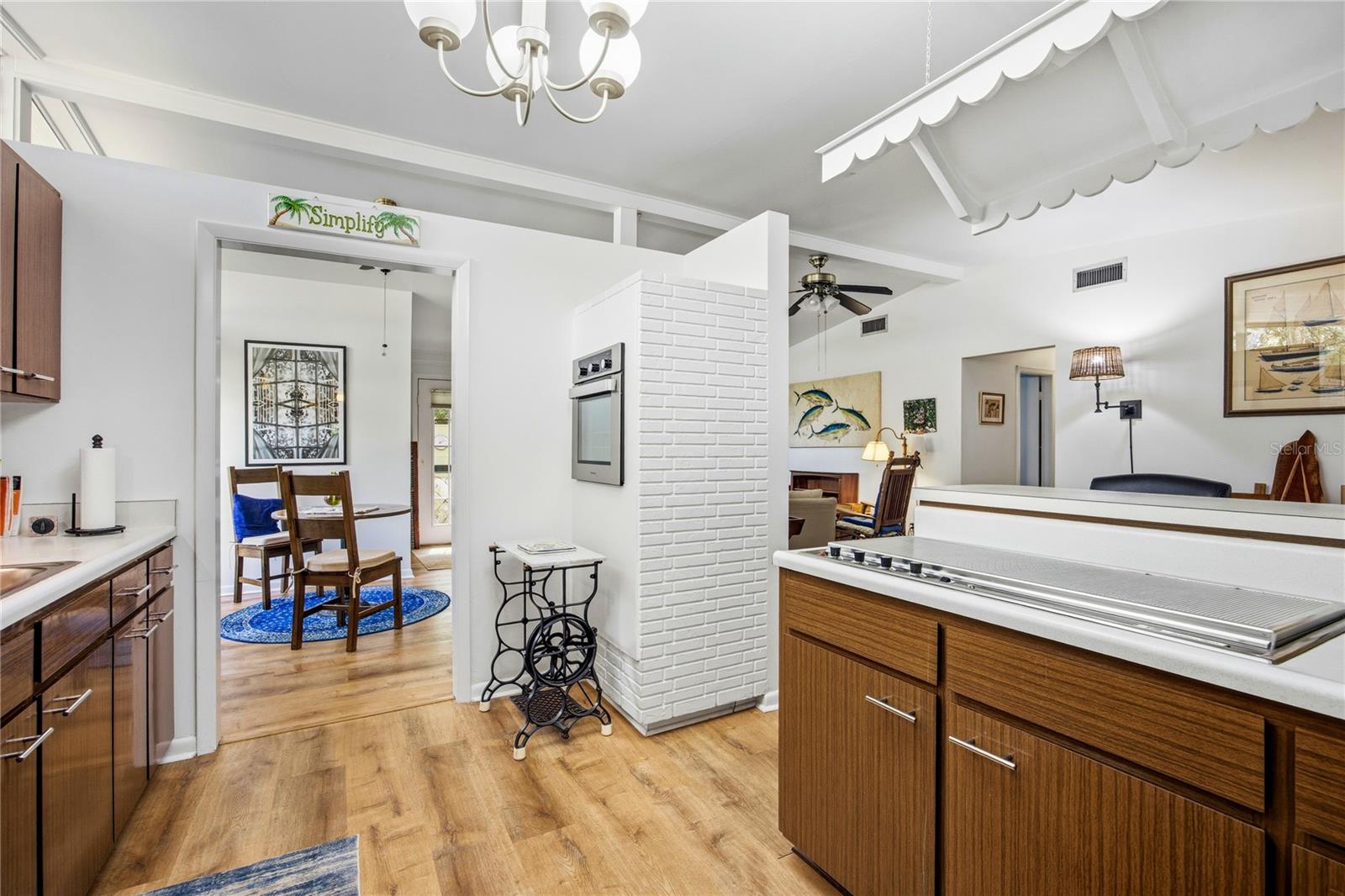 PALM VIEW ESTATES - Residential