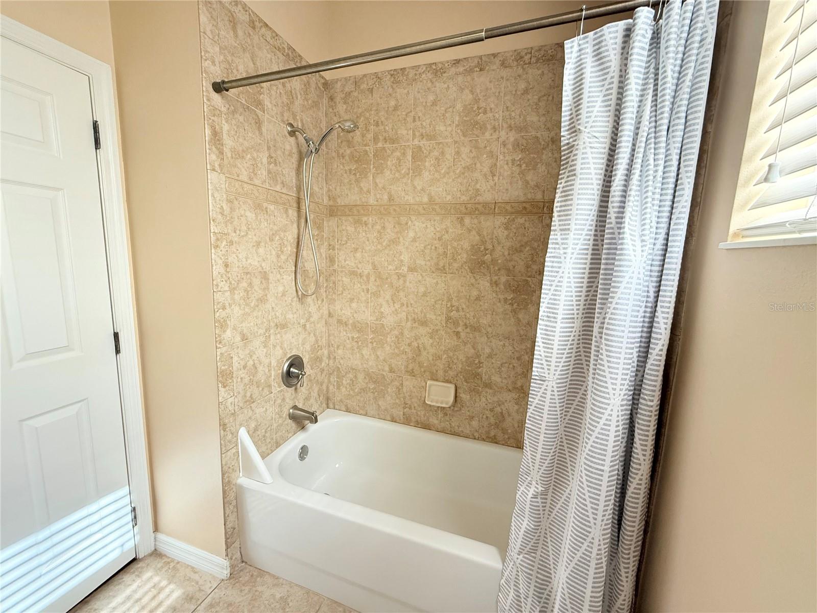 WYNDHAM LAKES ESTATES - Residential