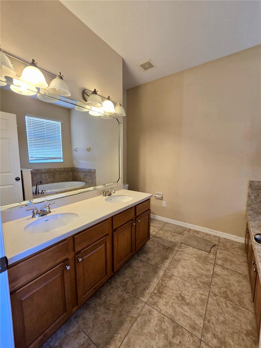 WYNDHAM LAKES ESTATES - Residential