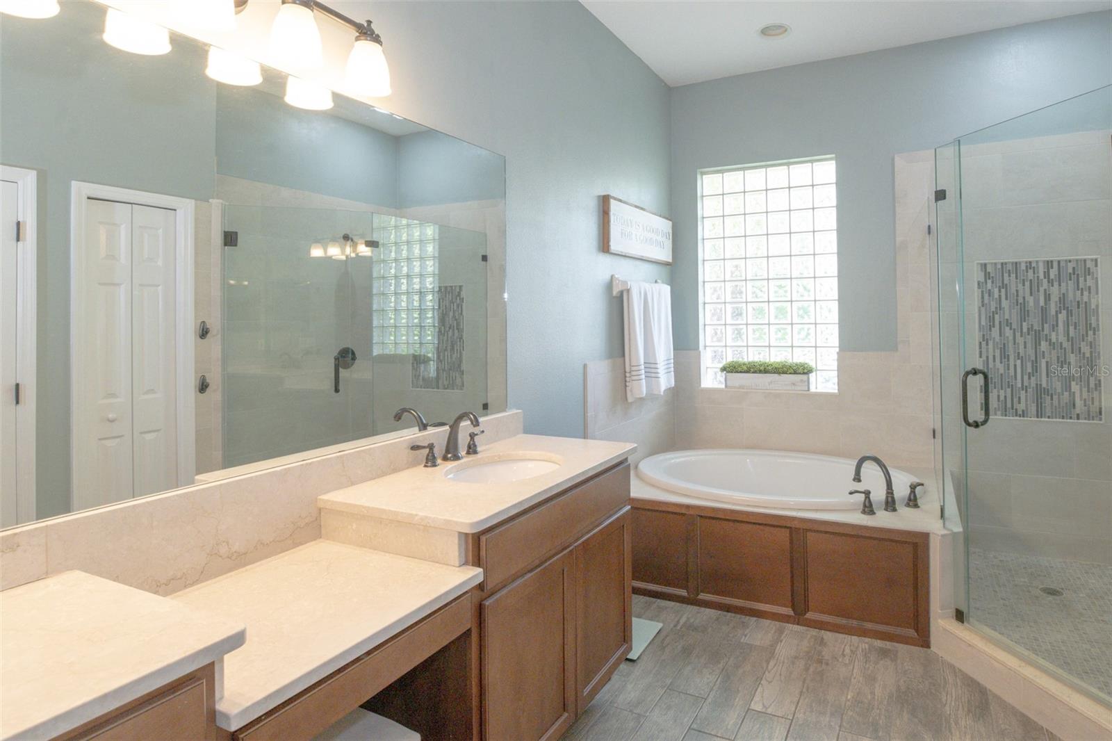 RIVER HILLS COUNTRY CLUB PARCE - Residential