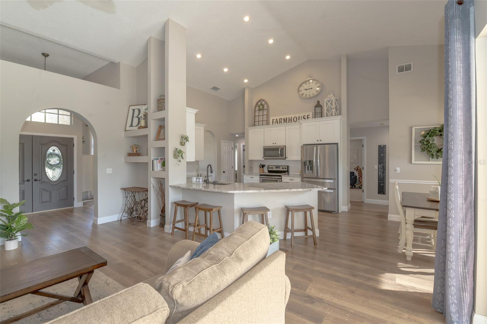 RIVER HILLS COUNTRY CLUB PARCE - Residential