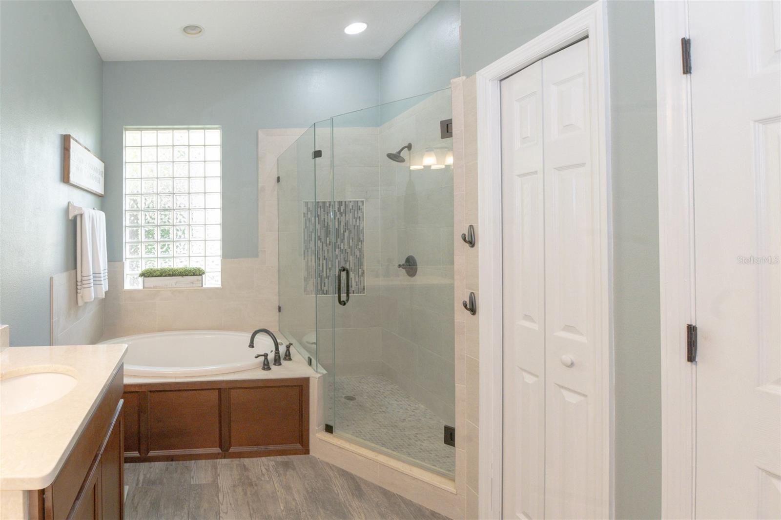 RIVER HILLS COUNTRY CLUB PARCE - Residential