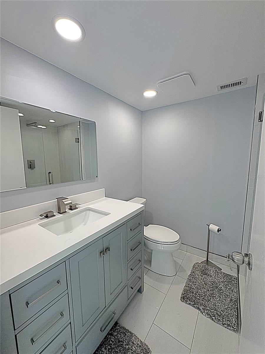 STARBOARD TOWER - Residential Lease