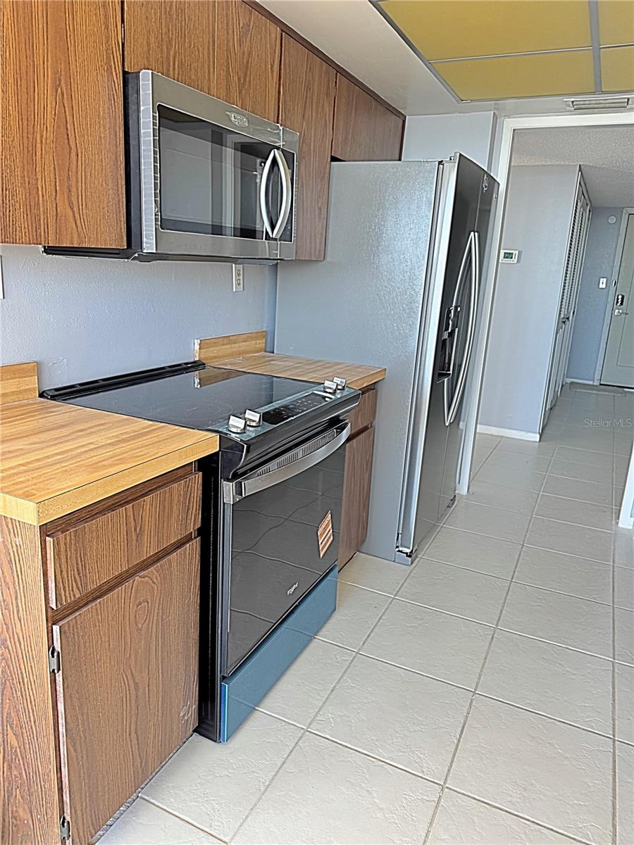 STARBOARD TOWER - Residential Lease