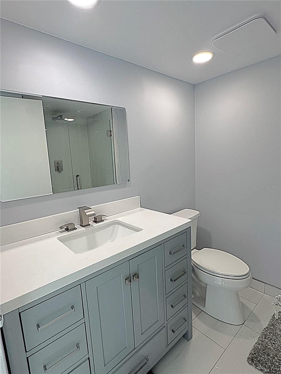 STARBOARD TOWER - Residential Lease