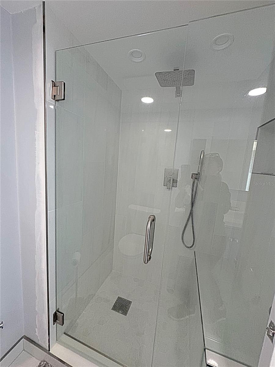 STARBOARD TOWER - Residential Lease