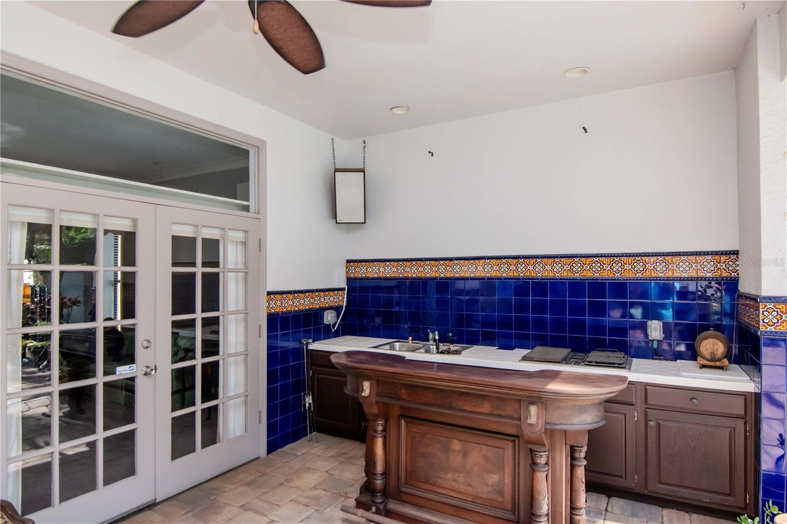 COUNTRY GATE - Residential