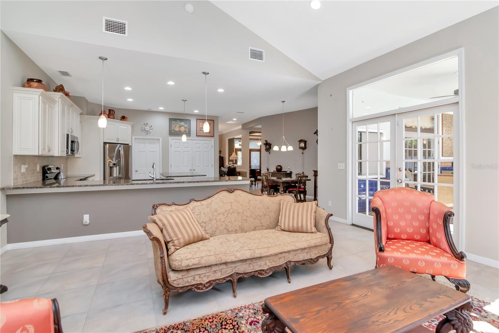 COUNTRY GATE - Residential