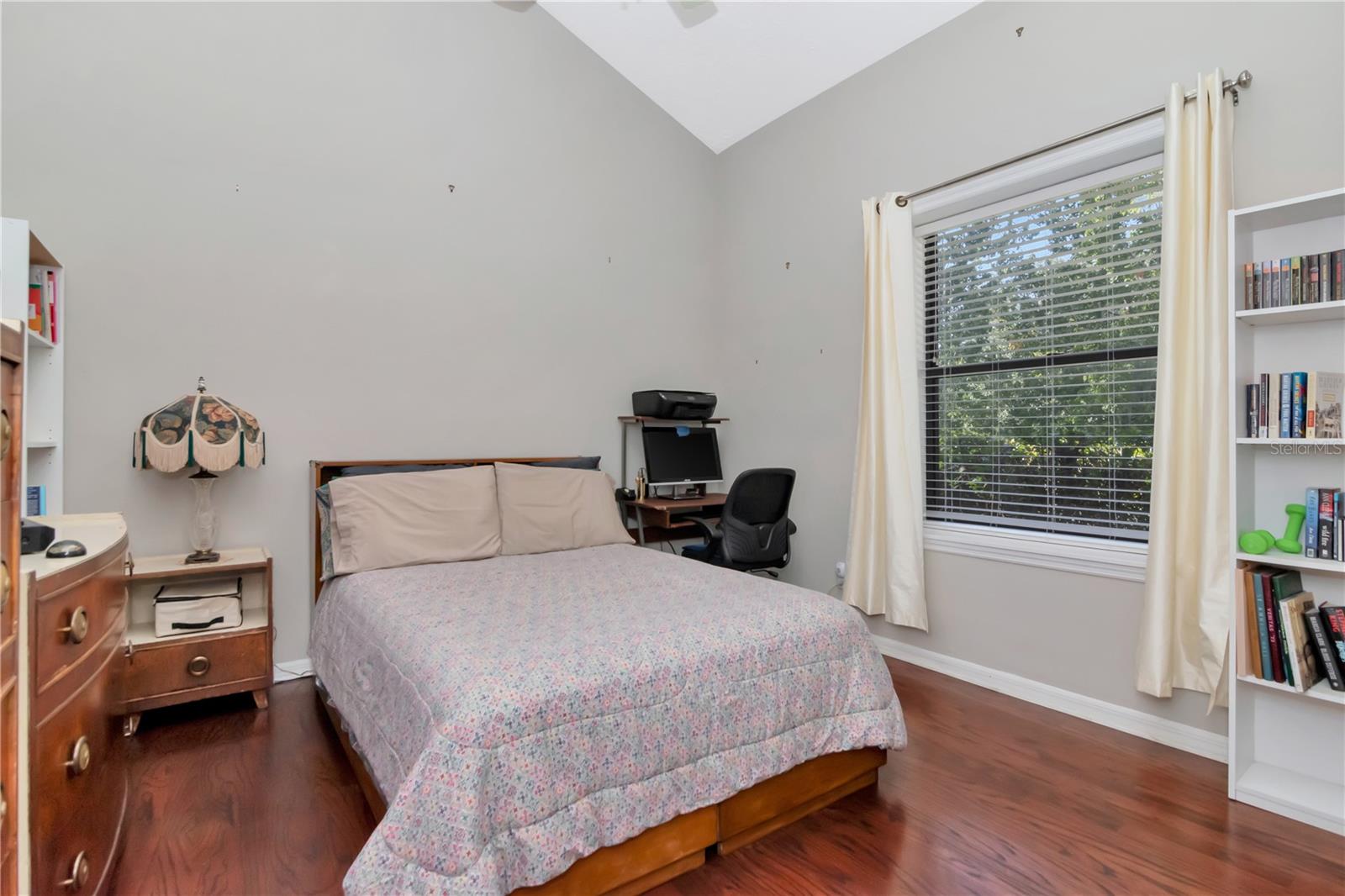 COUNTRY GATE - Residential