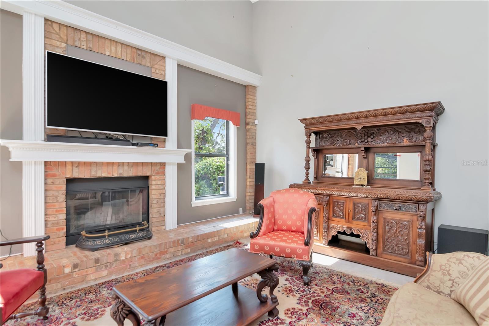 COUNTRY GATE - Residential