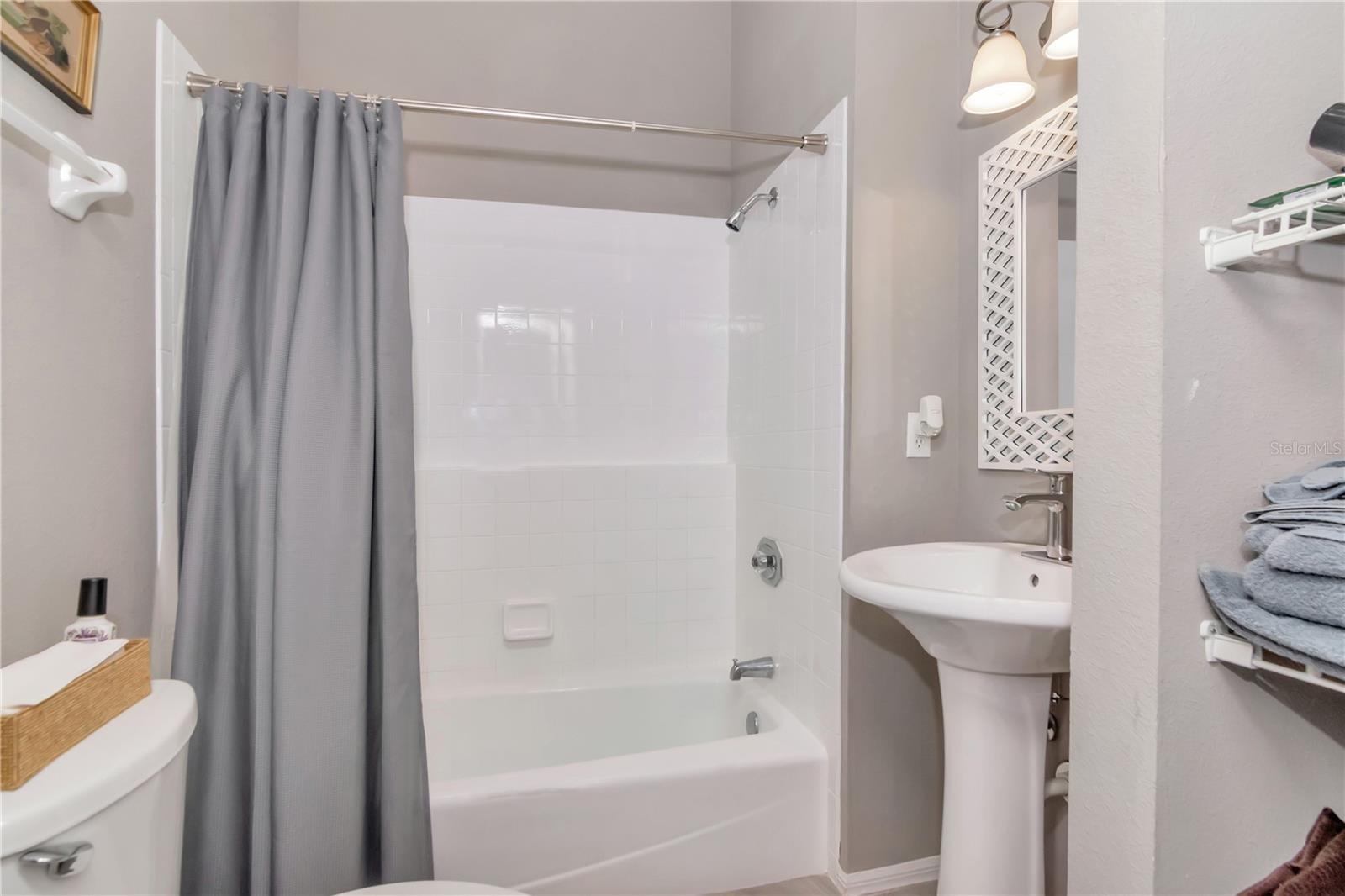 COUNTRY GATE - Residential