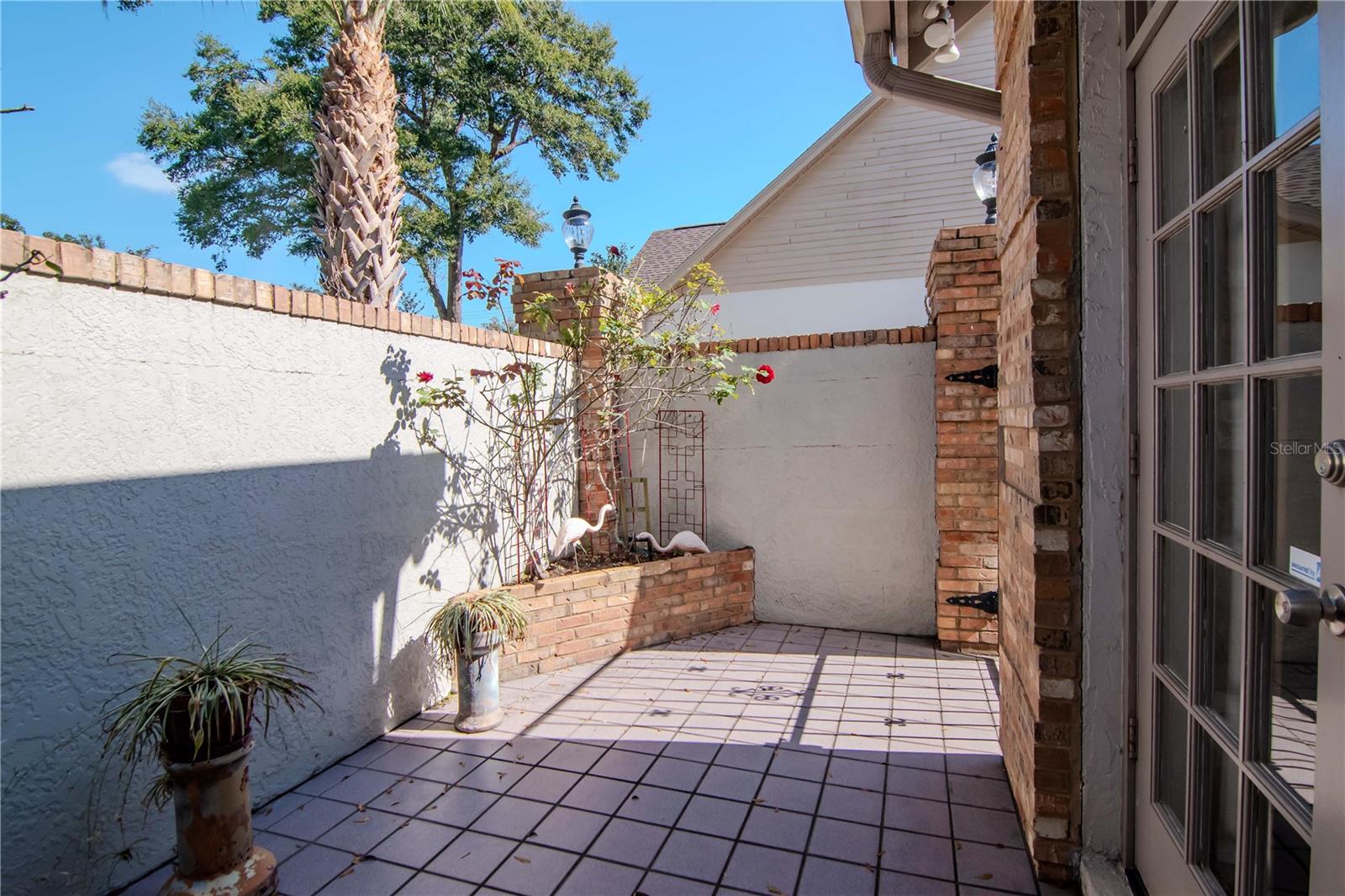 COUNTRY GATE - Residential