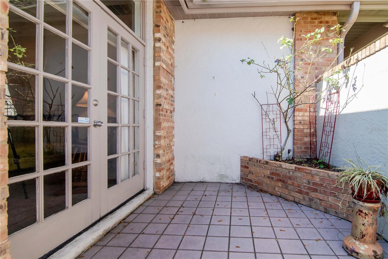 COUNTRY GATE - Residential