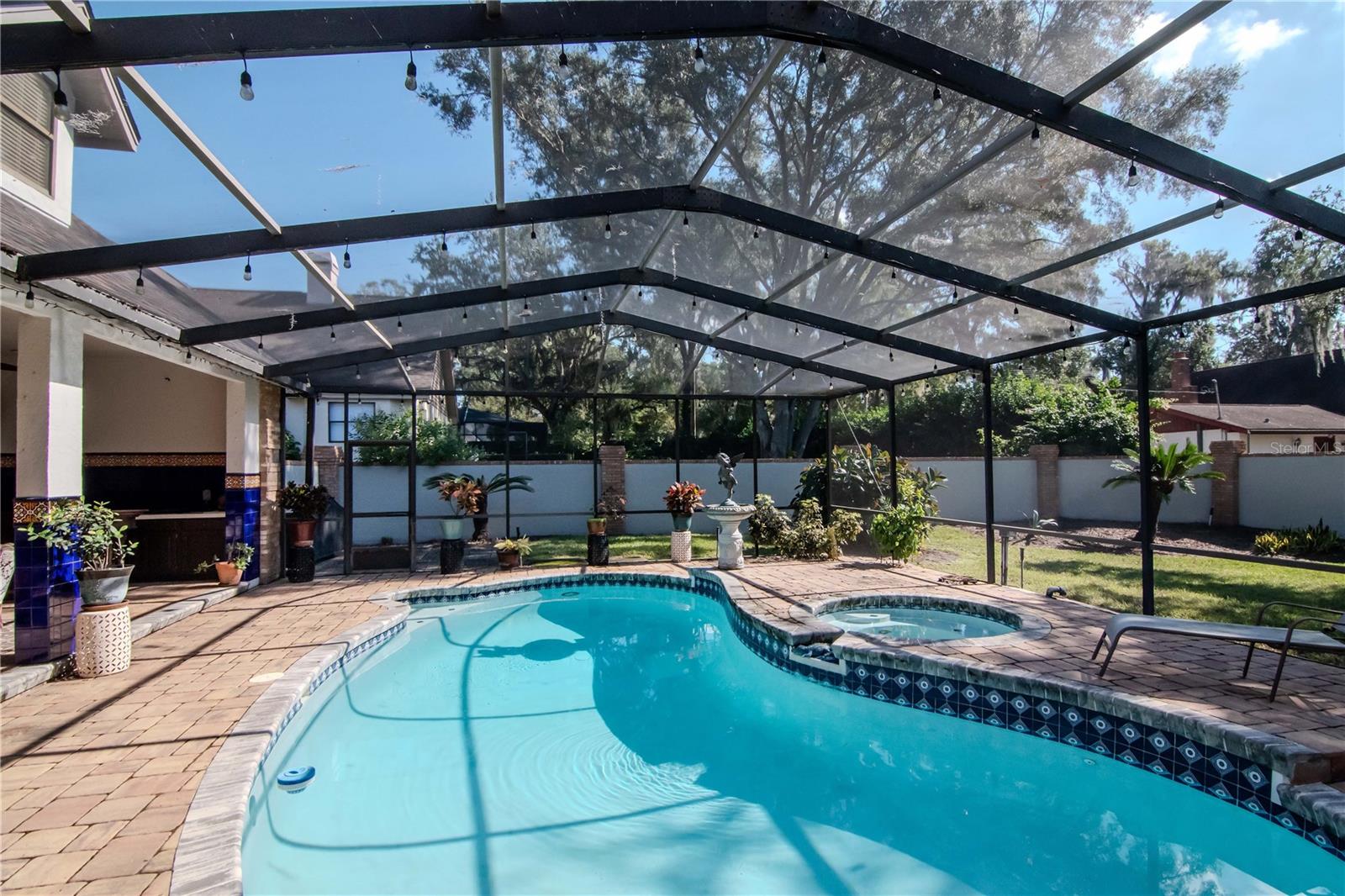 COUNTRY GATE - Residential